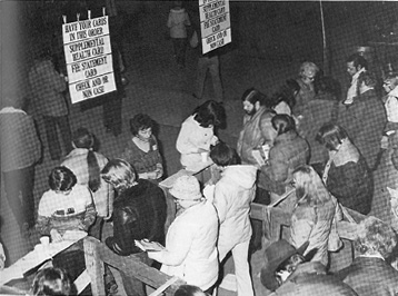 Students line up to register for courses